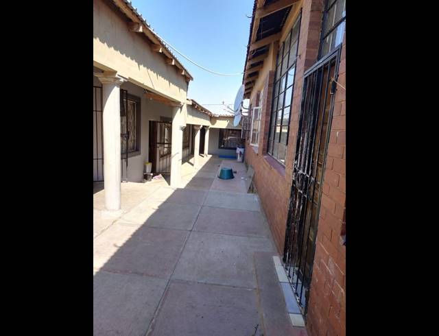 20 BEDROOM HOUSE FOR SALE IN JEPPESTOWN